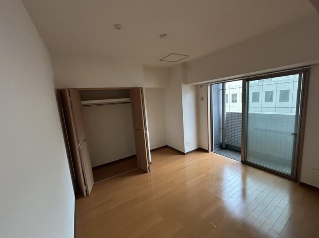 プレスト博労町の洋室