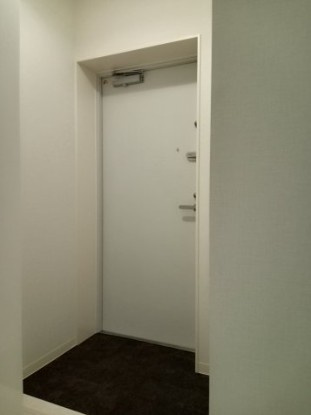 調布市飛田給２丁目の賃貸マンションの玄関