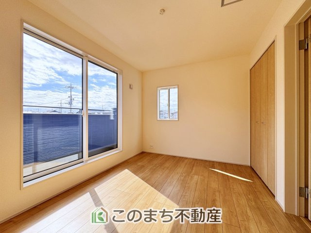ブルーミングガーデン壬生町幸町3丁目の洋室|南向きで陽当たりの良い洋室♪風通しもよく快適です☆