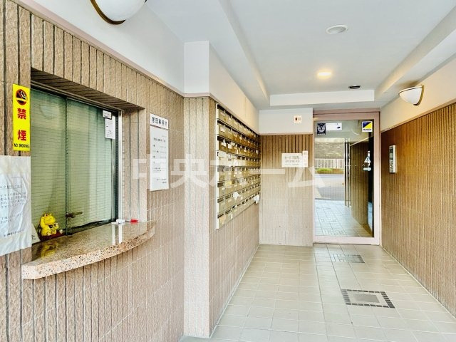 東和パークハイツ墨田の受付|【オートロック】オートロックシステムでセキュリティ充実。当たり前ですが、安全で安心して暮らすのって大事ですよね。お探しのご条件でオートロック付きの物件を探す方も多いですがやはりセキュリティは大事です。