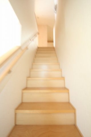 武子中古住宅の内装|〇階段〇