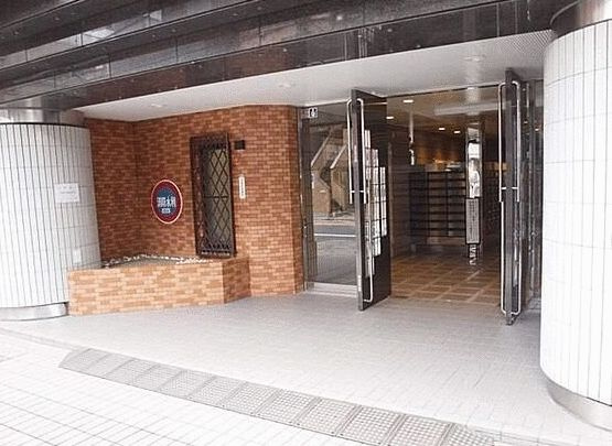 ライオンズマンション大島のエントランス