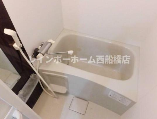 ハーモニーテラス湊新田の浴室