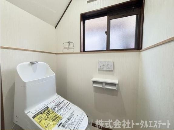 彦島福浦町中古一戸建てのトイレ