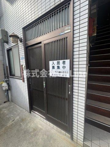 サニーハイツのエントランス