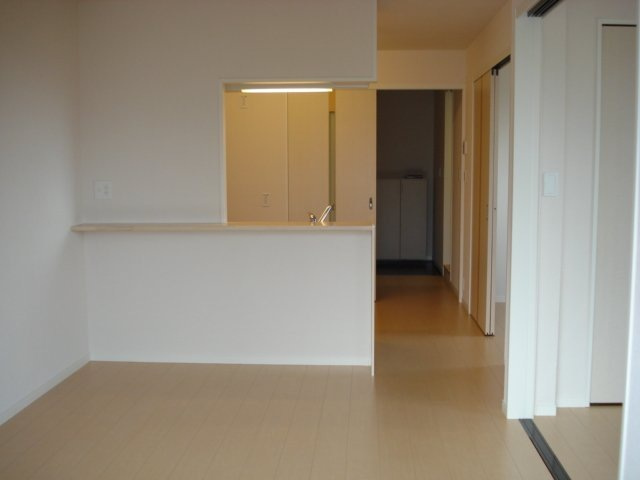 川崎市多摩区菅馬場１丁目の賃貸マンションの居間・リビング