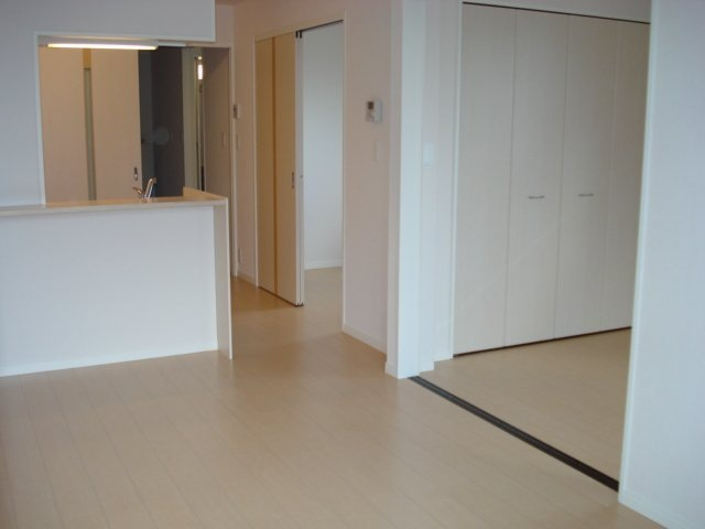 川崎市多摩区菅馬場１丁目の賃貸マンションの居間・リビング
