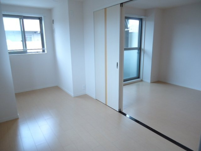 川崎市多摩区菅馬場１丁目の賃貸マンションの居間・リビング