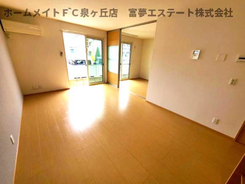 リブレA棟の居間・リビング|※イメージ　反転タイプのお部屋