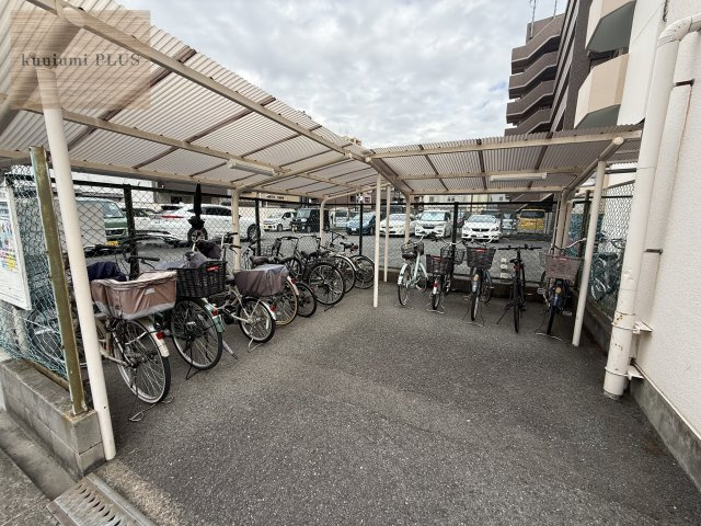 グランドムール野江の駐輪場