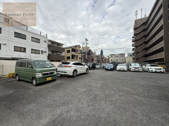 グランドムール野江の駐車場