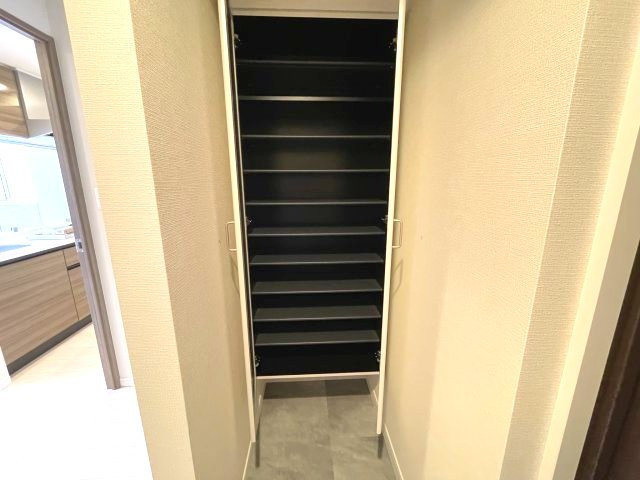 スプランディッド江坂駅前の収納