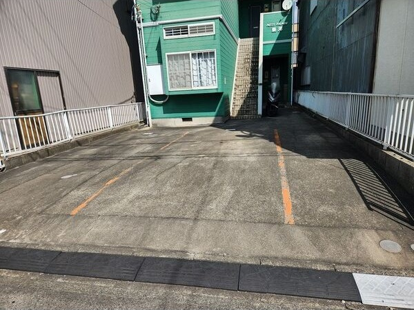 プチパレス東洋の駐車場