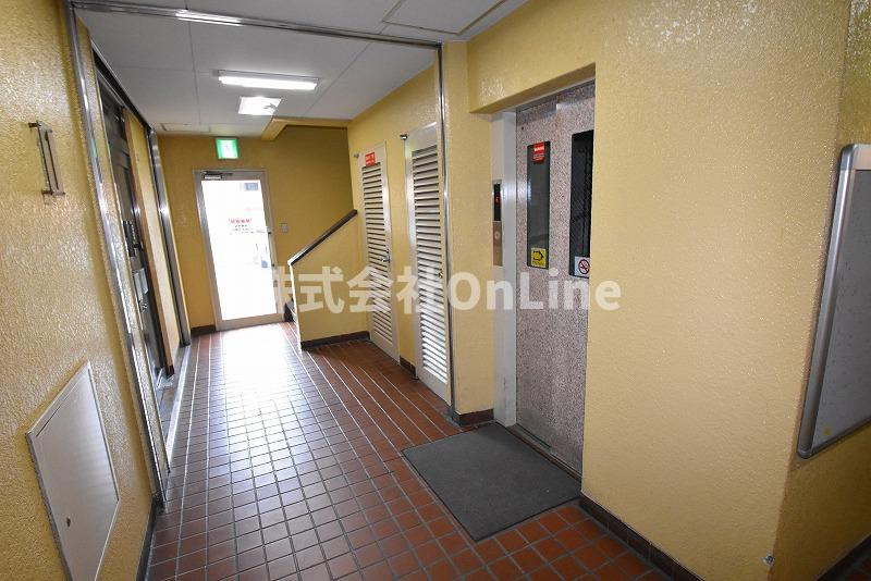 グランピア布施南（旧岡島ラインハウス）のロビー