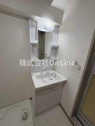 グランピア布施南（旧岡島ラインハウス）の独立洗面台