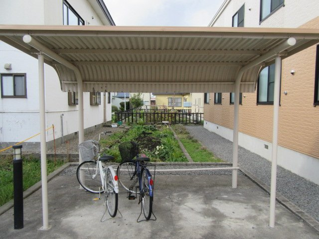 レオパレスパークハイムのその他|屋根付き駐輪場