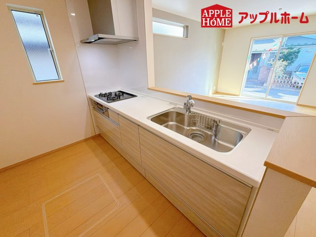 さいたま市西区三橋6丁目の居間・リビング|１日の長い時間を過ごす大切なリビングだから、広さ日当たりとことんこだわりましょう♪ぜひこの空間を実際にご体感ください！
※家具はCGです