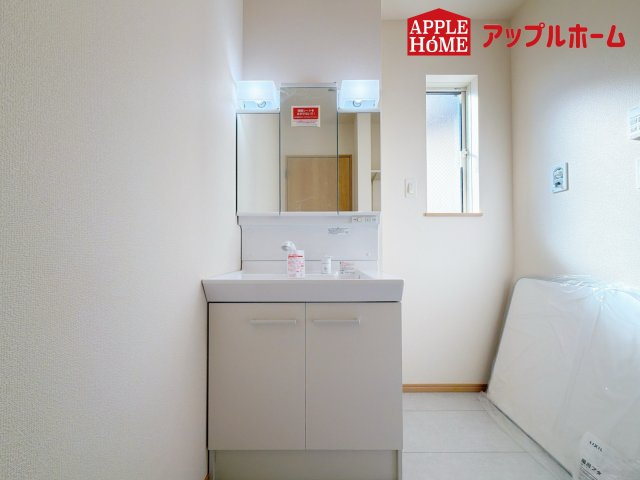 さいたま市西区三橋6丁目の収納|広々便利な可動棚、パントリー