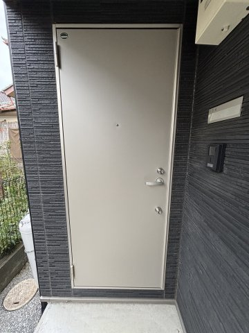 毎日通る玄関はこちらです