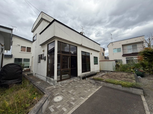 札幌市白石区北郷六条８丁目の一戸建て