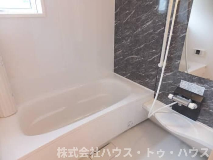 ファミールフラッツ若葉町の浴室