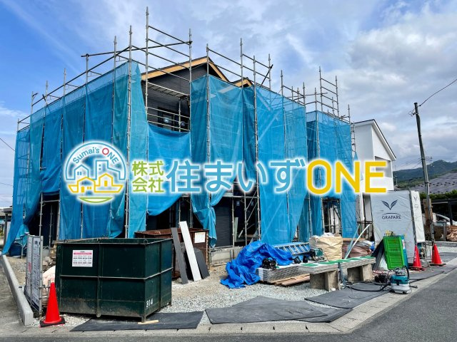 【外観】 | 【新築分譲住宅～GRAFARE～】山形市鈴川町　2期　全３棟 | 【Appearance】
表現された空間は豊かな光と風を纏い、暮らしの時間を豊かにしてくれます。デザインされた空間と競い合うかのような充実した建物設備も家族の時間を彩ってくれることでしょう。
