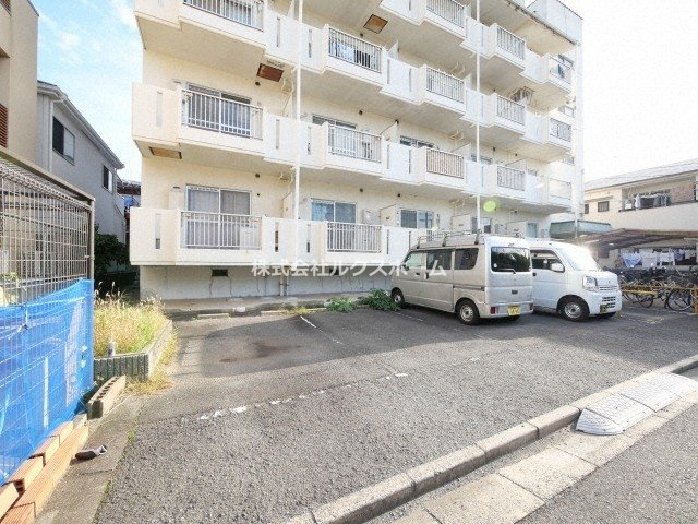 アンフィニィ庄Ⅱの駐車場