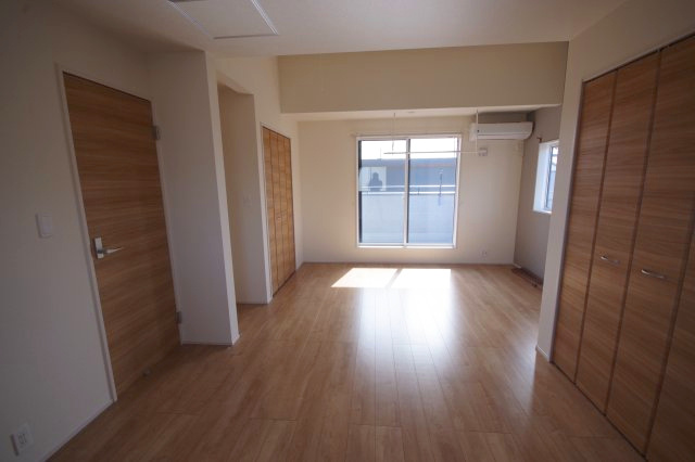 宇都宮市野沢町　戸建の洋室