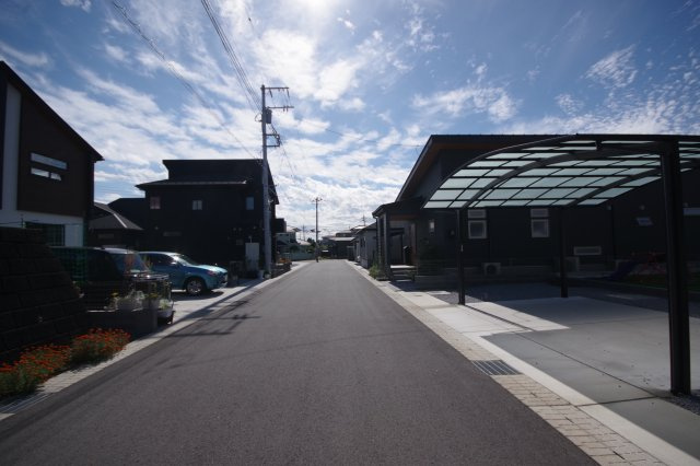 宇都宮市野沢町　戸建の前面道路含む現地写真|前面道路６ｍ