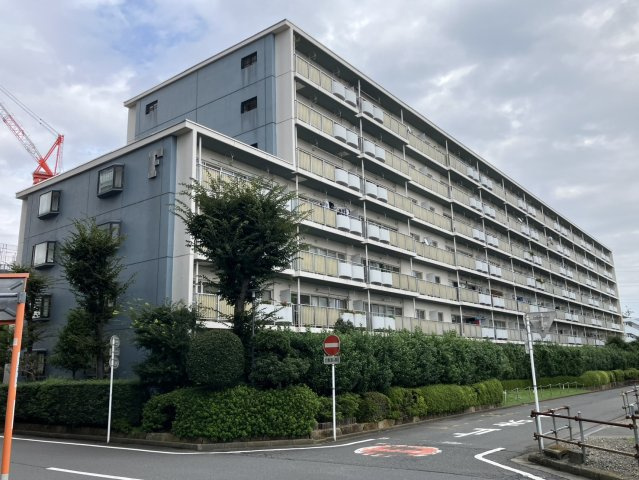 小手指ハイツF棟の外観
