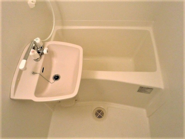 レオパレスヴィラ　ポラリスの浴室|同タイプ代表写真となり設備仕様は一部異なる場合があります。
