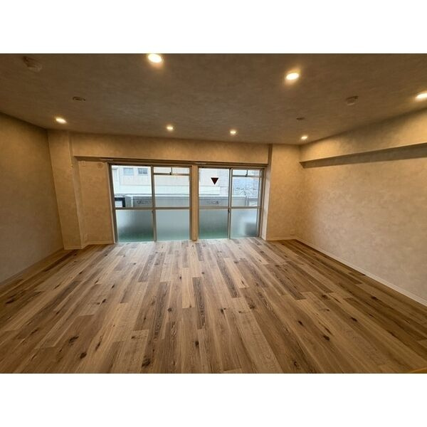 マンション津坂の洋室