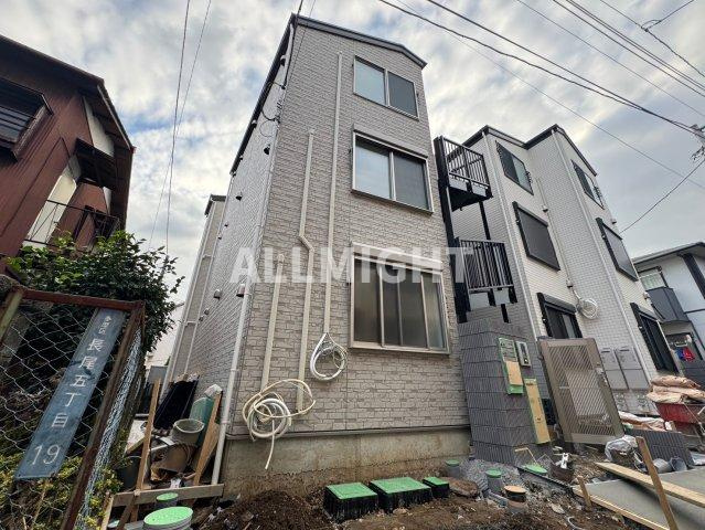 川崎市多摩区長尾５丁目のアパートの外観