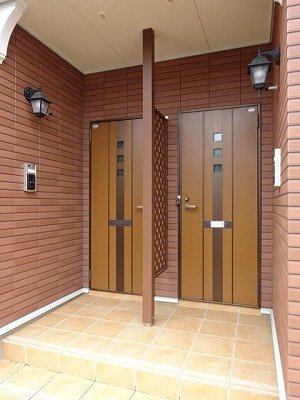 サンフラワーのエントランス|建物の内部です
