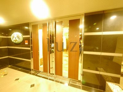 グリフィン横浜桜木町駅前弐番館のエントランス