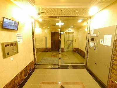 グリフィン横浜桜木町駅前弐番館のエントランス