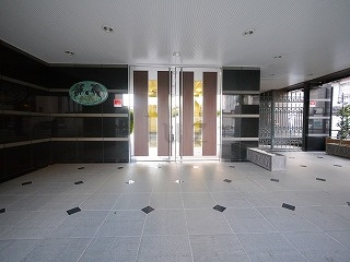 グリフィン横浜桜木町駅前弐番館のエントランス