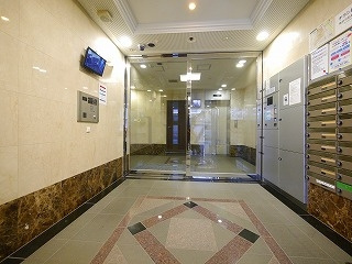 グリフィン横浜桜木町駅前弐番館のエントランス