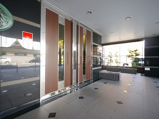 グリフィン横浜桜木町駅前弐番館のエントランス