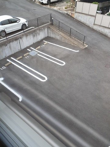 メルシーガーデン坂本の駐車場