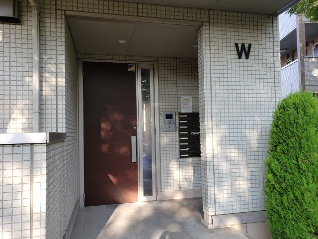 FeliciaCourtWESTのエントランス