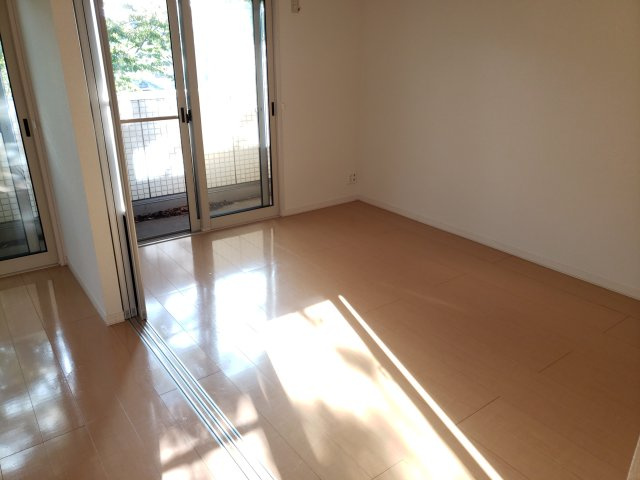 FeliciaCourtWESTの居間・リビング