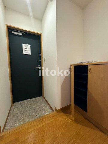 エルラッソ入谷の玄関