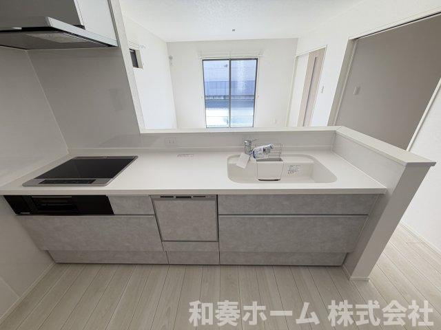 藍住町奥野建売⑧　オール電化住宅のキッチン