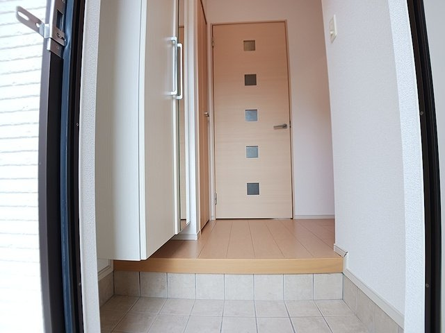 ラフレシールあぼしＣの玄関