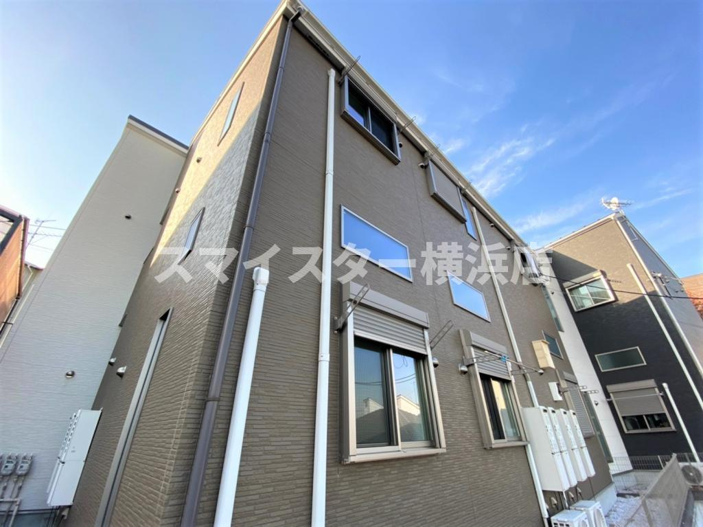 ヒルズ反町Ｂ棟の外観