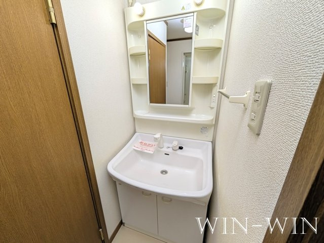 サンヒルズ西町Ⅰの独立洗面台