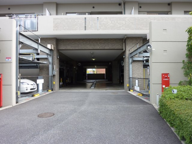 【駐車場】
