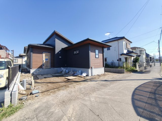 深谷市西島　人気の平家‼　土地広々64坪超‼の前面道路含む現地写真