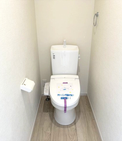 リガーレ前橋市国領町7期　2号棟のトイレ|【イメージ写真】1階トイレです。清潔感のある白を基調としています。
温水洗浄・便座暖房機能の付いた快適なトイレです☆